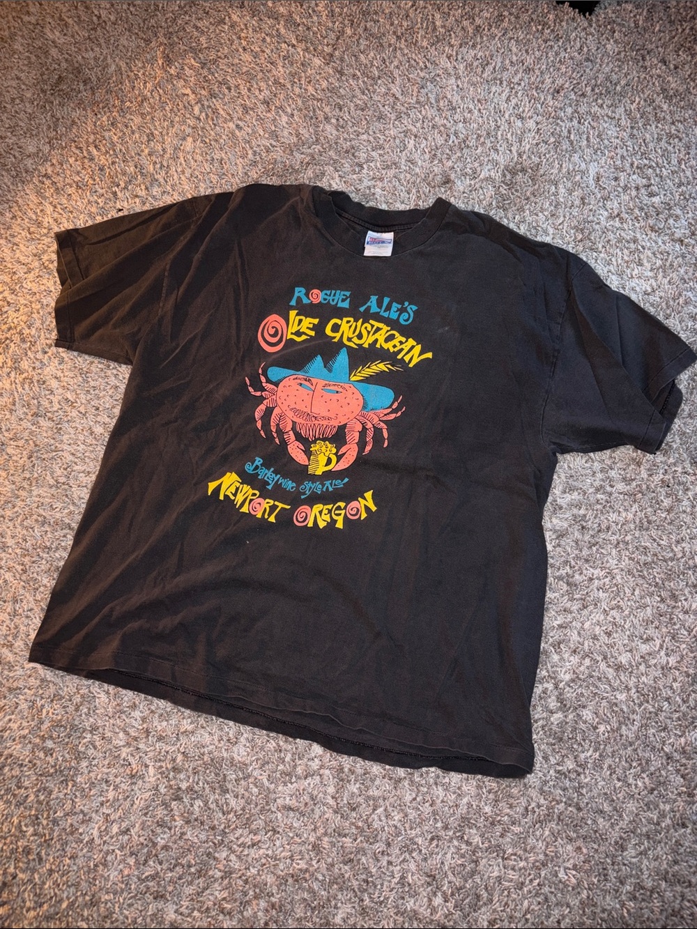 vintage Hanes beefy washed Black Tee with Colorful Crab Graphic